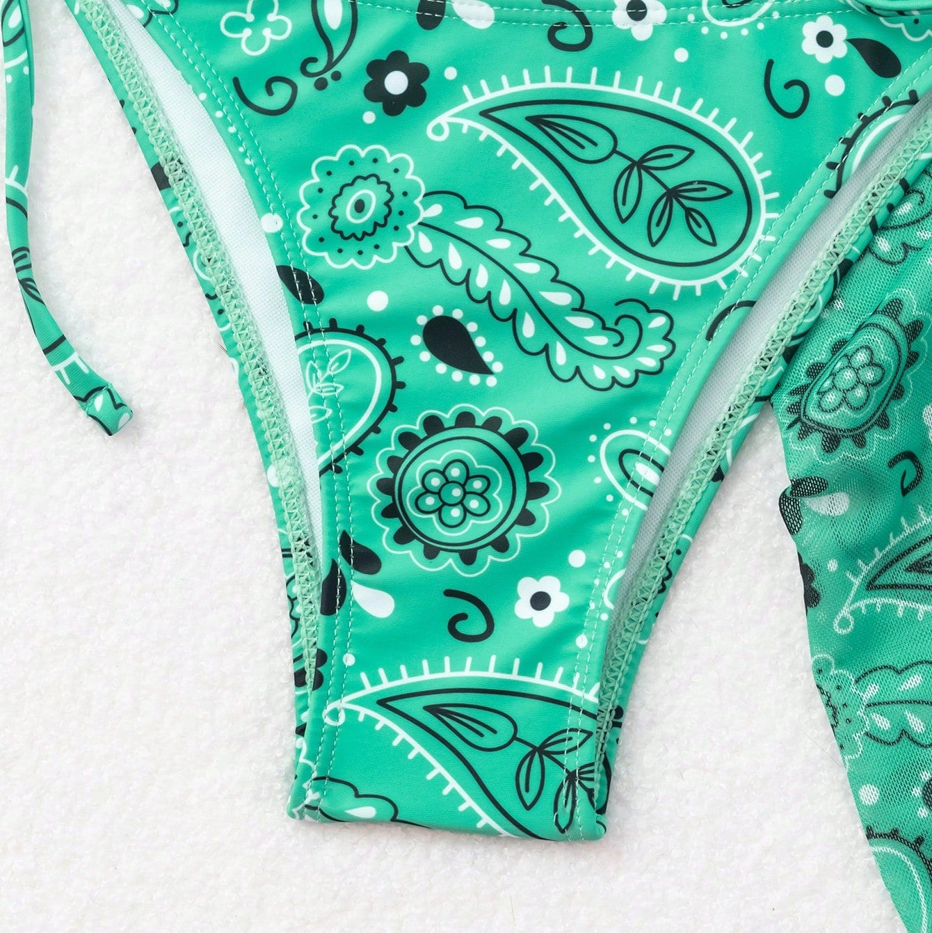 Bikini Nakem Verde Agua de 3 piezas con estampado de flores - Talla M