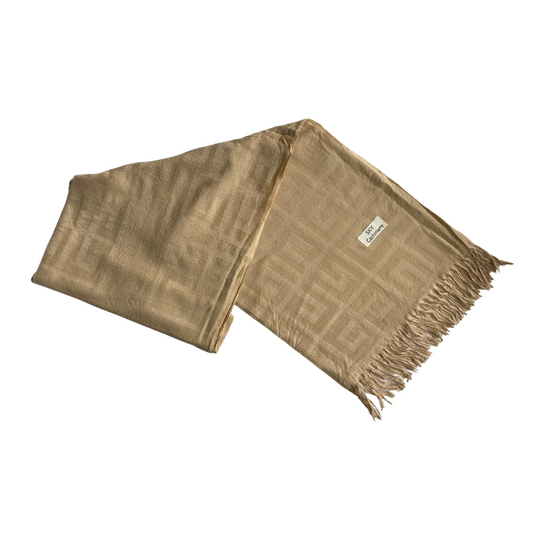 Bufanda Chalina Marta diseño geométrico con flecos