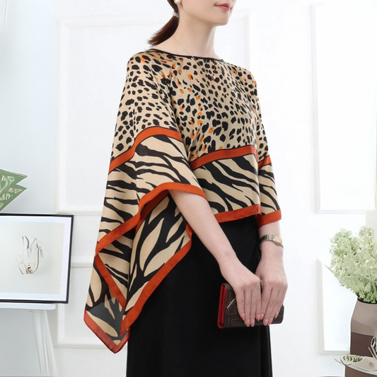 Chal Blusa Elegante Medarda: Pieza con estampado De Leopardo