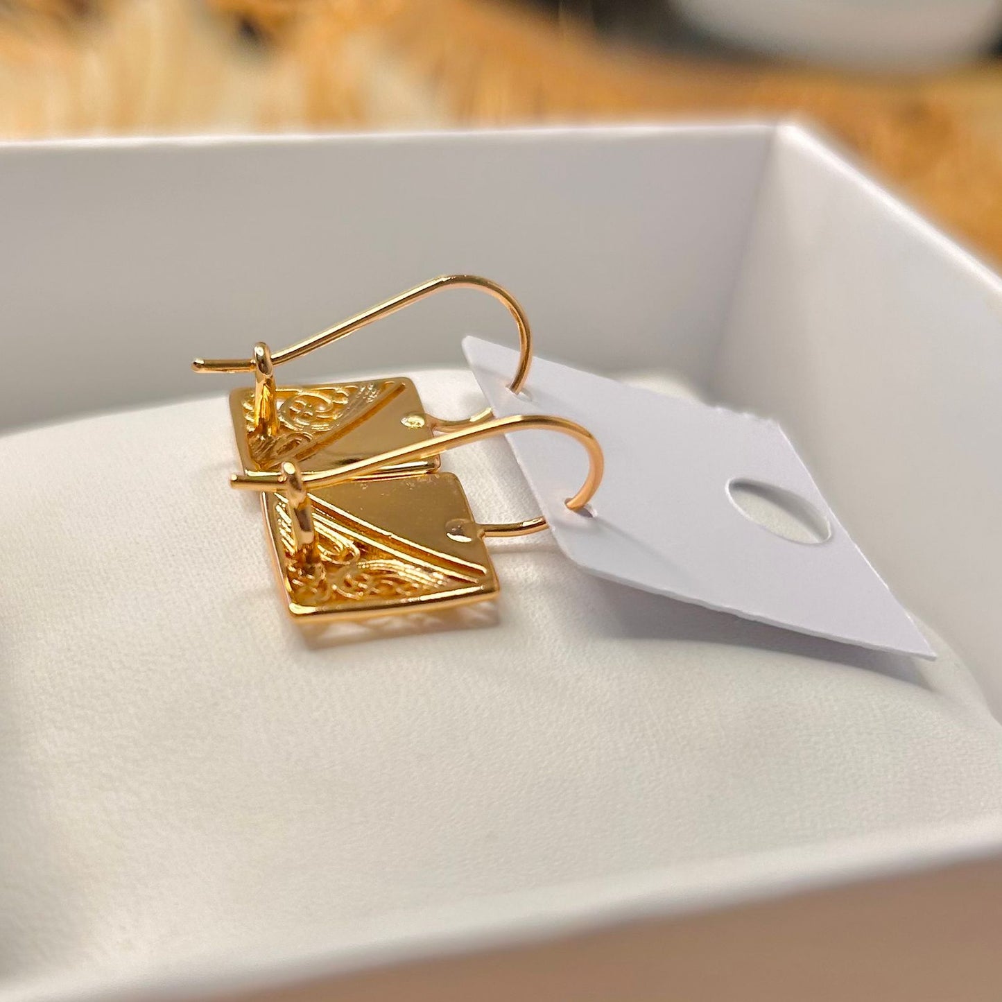 Aretes con detalle calado Mirtha