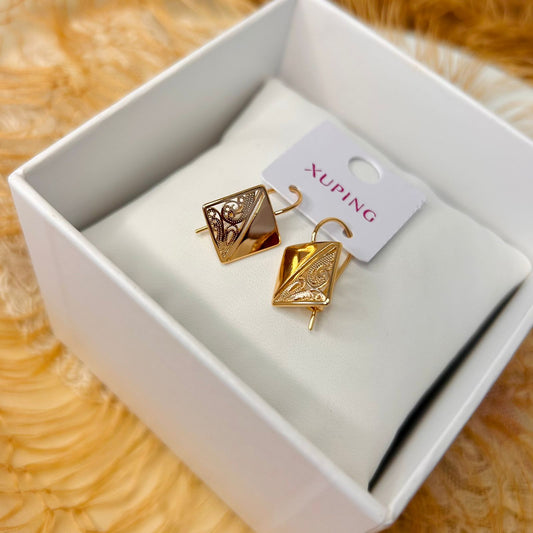 Aretes con detalle calado Mirtha