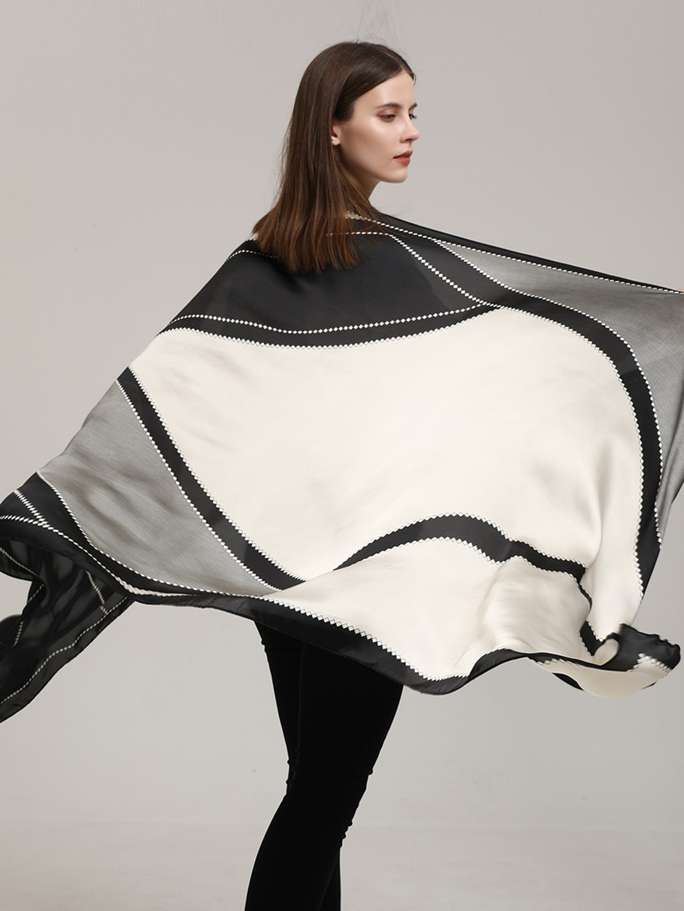 Pashmina Nairobi en Seda Lujosa con Efecto Satén
