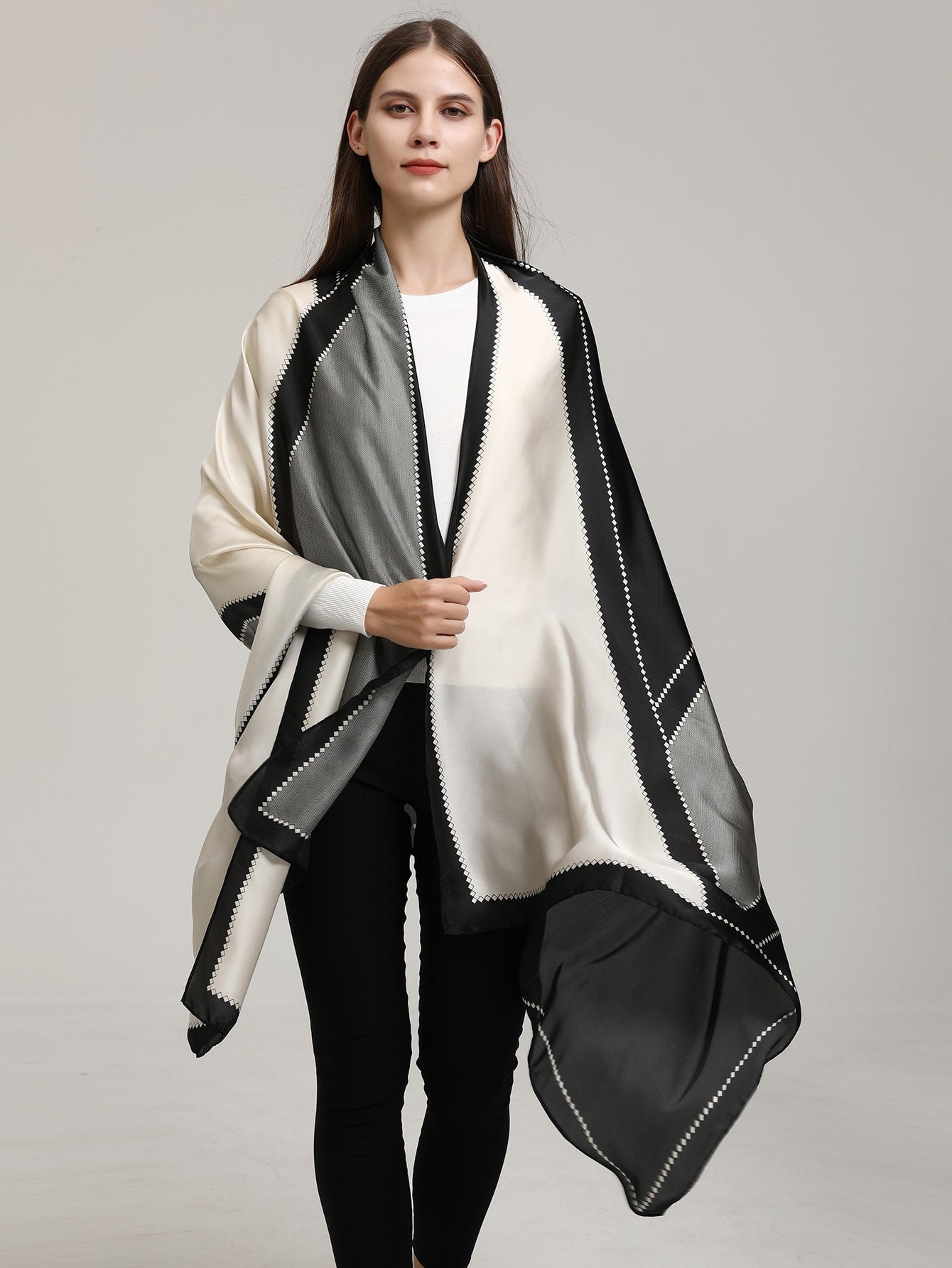 Pashmina Nairobi en Seda Lujosa con Efecto Satén