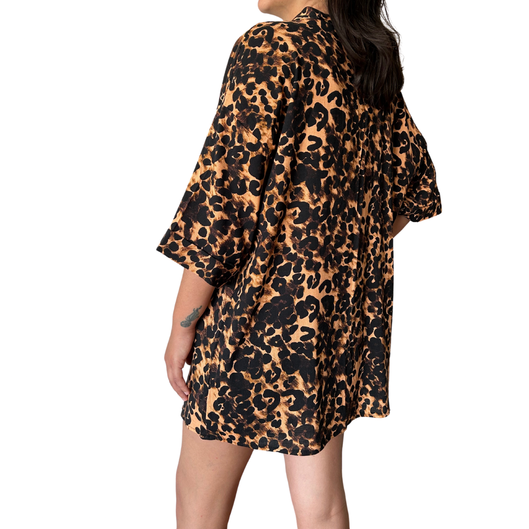 Kimono Corto Liliana con estampado Animal Print - Talla M