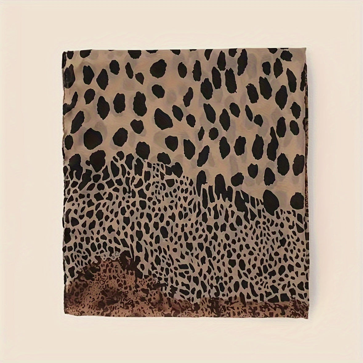 Pashmina Delgada Linares Beige con diseño de Leopardo