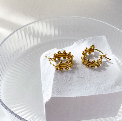 Aretes Hoop con bolitas Lucila