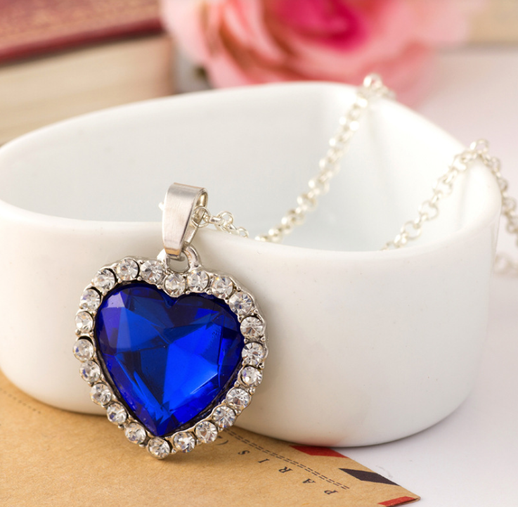 Collar Mujer Heart Pedant Corazon  - Azul Y Plateado.