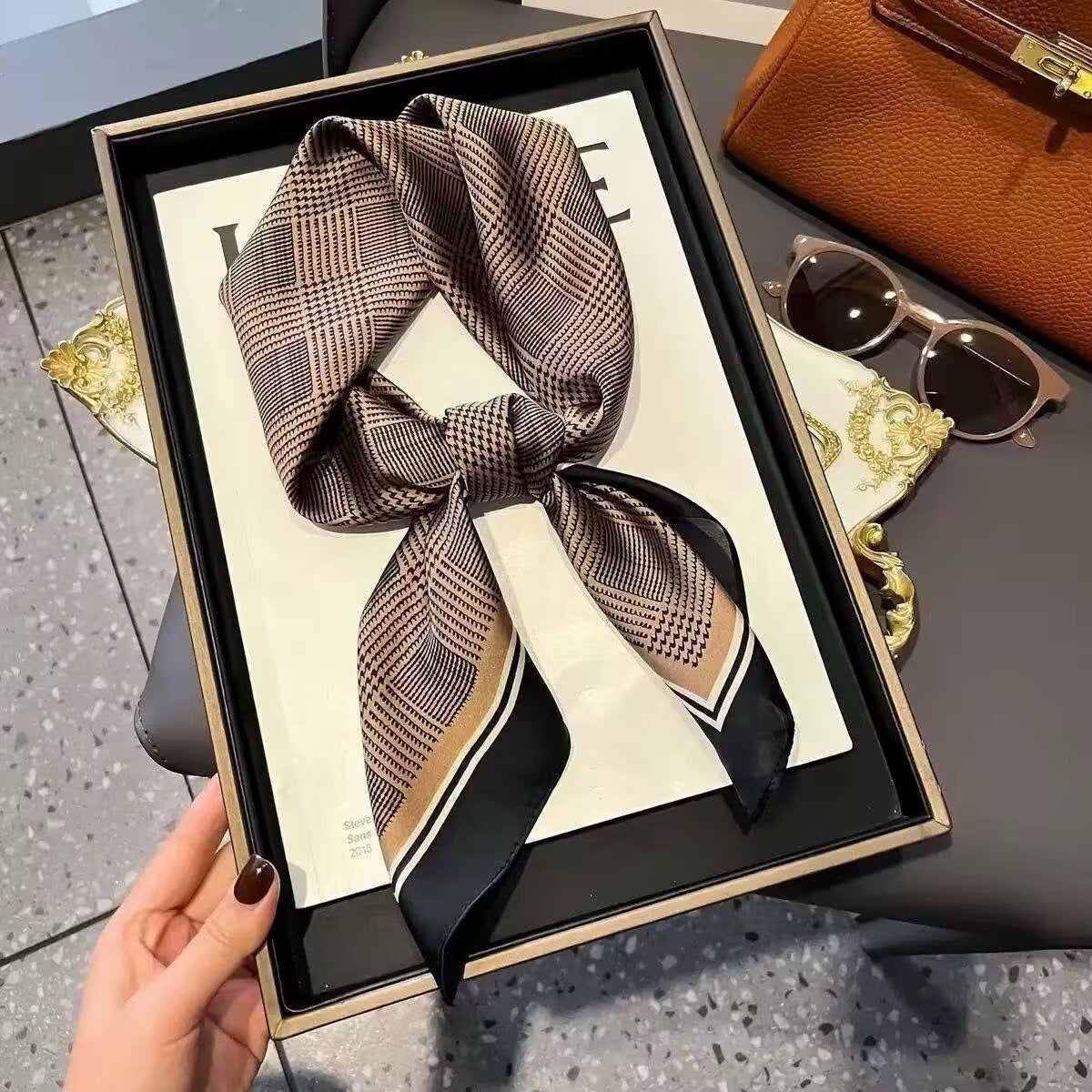 Pañoleta Bandana Pañuelo Lowkey de 70x70cm