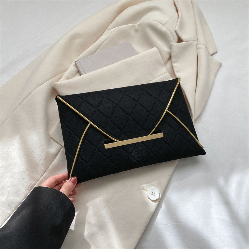 Sobre Clutch Mujer Vanite Fieltro Patrón de Rombos - Negro
