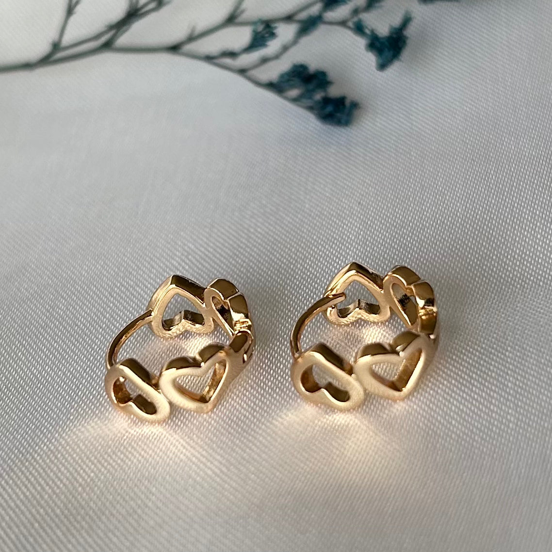 Aretes pendientes de corazon Mujer Modelo Sofia - Dorados