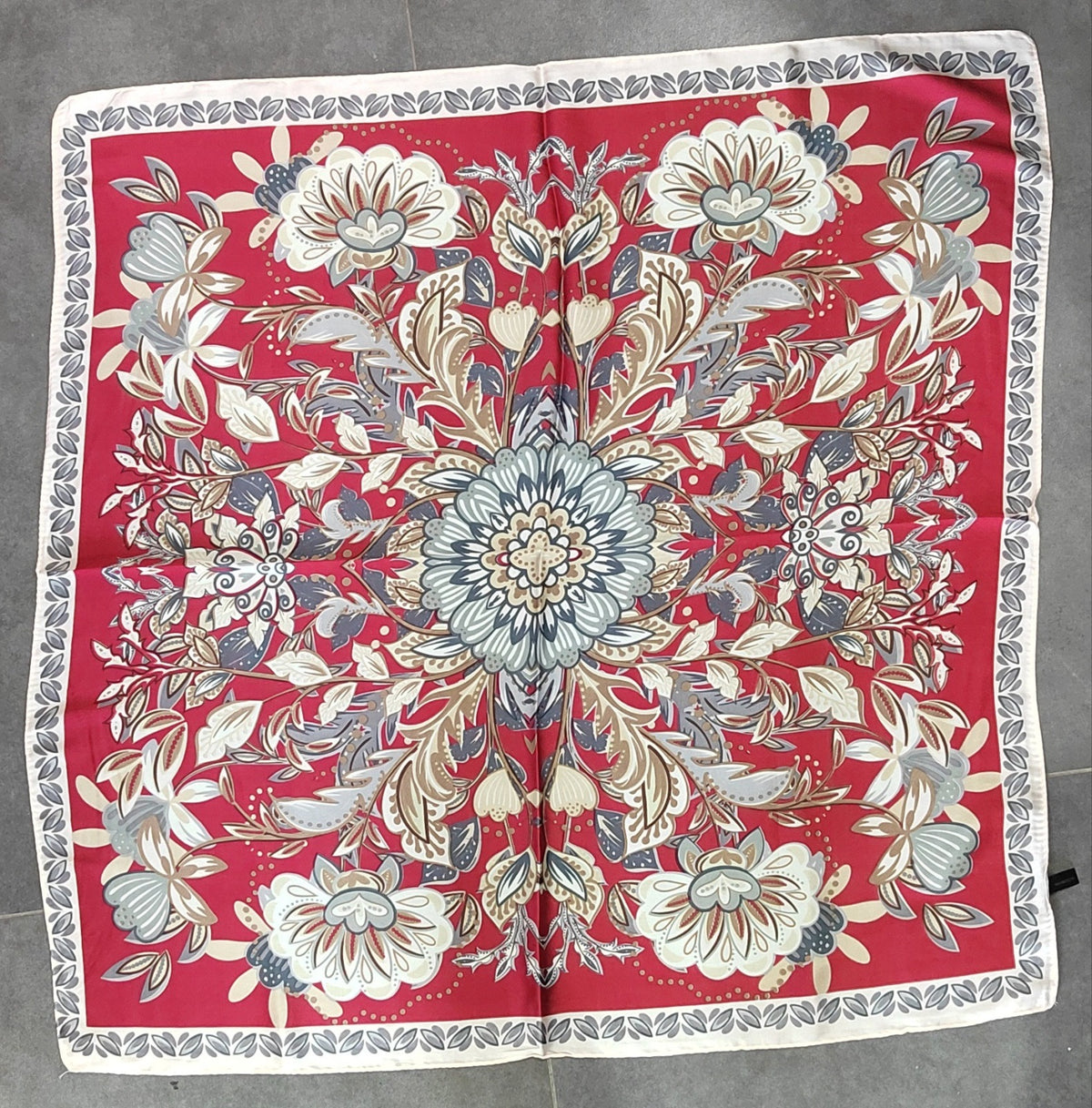 Pañoleta Bandana Pañuelo Vicenta de 70x70 cm