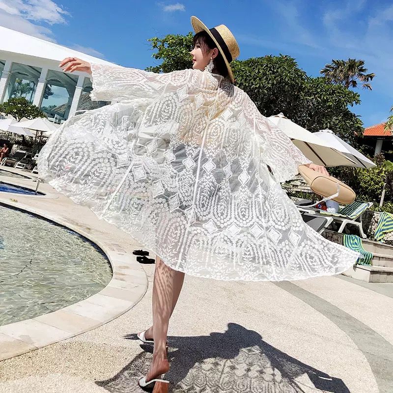 Kimono Salida de Playa Tul Oversize Modelo Aluana