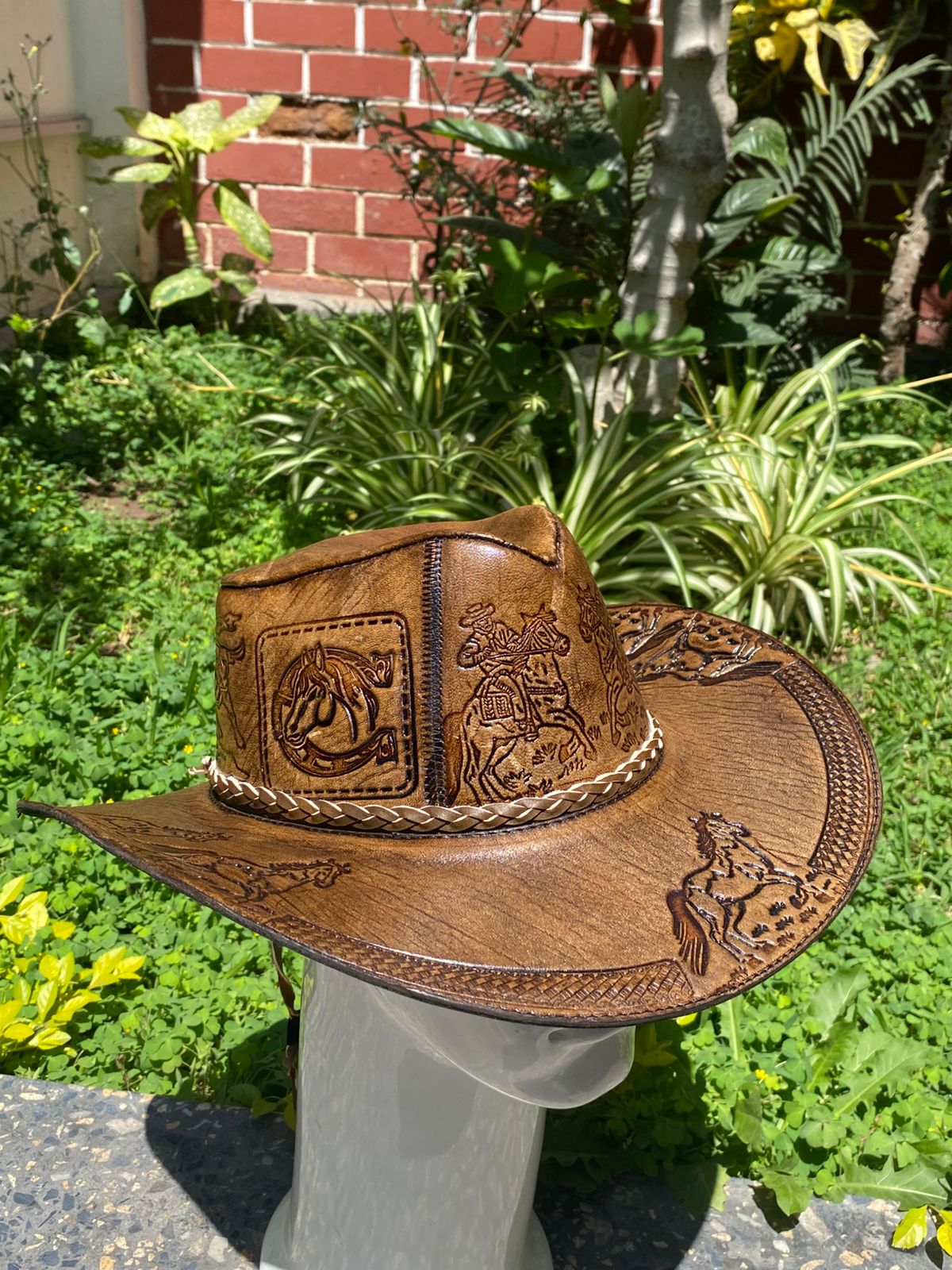 Sombrero Bernardo Vaquero de Cuero con Diseño